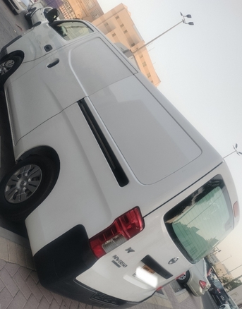 Manama, Vehicles, Cars & Trucks , Nissan NV3500,  2016,  Manual,  268000 KM,   Nissan Urvan ( Chiller Cargo Goods Delivery Van)