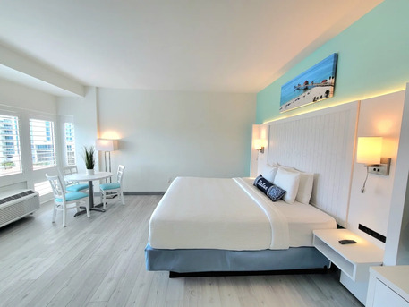 New York, Travel, Enjoy Waterfront Dining & Drinks At Chart House Marina Hotel