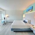 Enjoy Waterfront Dining & Drinks At Chart House Marina Hotel
