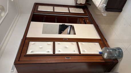 Riyadh, Household Items, SAR 500,  King Size Bed With Mattress ,dressing Table And Sliding Shelves