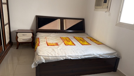 Riyadh, Household Items, SAR 500,  King Size Bed With Mattress ,dressing Table And Sliding Shelves