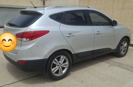 Riyadh, Vehicles, Cars & Trucks , SAR 33000,  Hyundai Tucson,  2014,  Automatic,  225000 KM,  Hyundai Tuscon 5 Seater 4x4 FWD Model