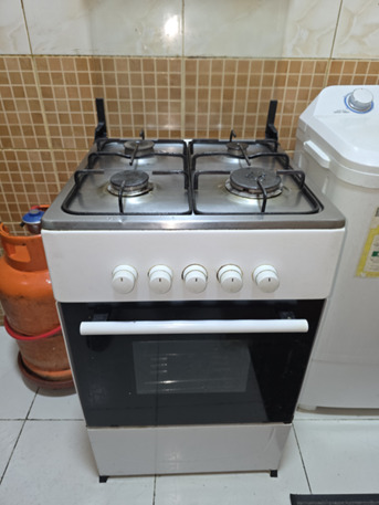 Dammam, Household Items, SAR 450,  Selling My Kitchen Range (4 Stove & 1 Oven) And Washing Machine 7KG