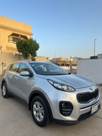 Jeddah, Vehicles, Cars & Trucks , SAR 37000,  Kia Sportage,  2017,  Automatic,  220 KM,  For Sale