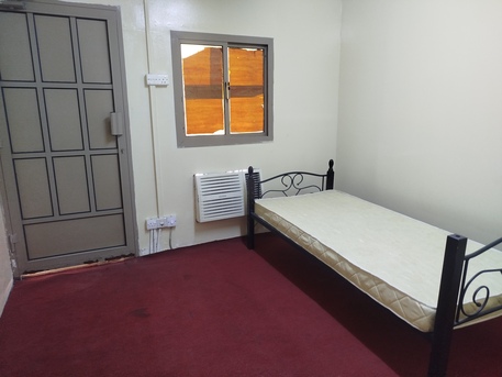 Riffa, Rooms for Rent, BHD 90/month,  1Room Roop Top Kitchen Sharing Inclusive Electricity In -(((Buhair)))
