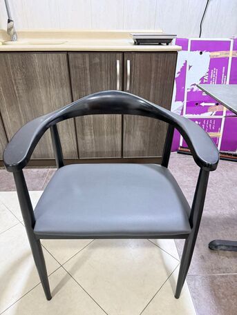 Al Khobar Al Shamalia, Furniture, SAR 250,  Table And Chair (Very Good Condition)