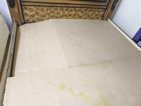 Al Thuqbah, Free Items, Free King Size Bed With Mattress