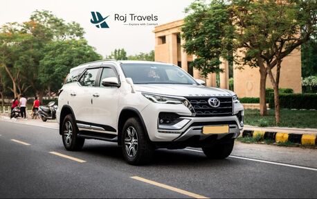 Jaipur, Travel, Book Fortuner Car Hire Jaipur For Local & Outstation