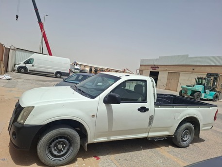 Khobar, Vehicles, Cars & Trucks , SAR 25000,  Isuzu D-MAX,  2012,  Manual,  390000 KM,  Izuzu D Max Single Cabin   For Sale  In Khobar