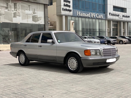 Manama, Vehicles, Cars & Trucks , BHD 2400,  Mercedes-Benz 300,  1990,  Automatic,  218300 KM,  Mercedes Benz 300 SE /  (Silver)