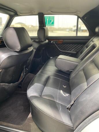 Manama, Vehicles, Cars & Trucks , BHD 2400,  Mercedes-Benz 300,  1990,  Automatic,  218300 KM,  Mercedes Benz 300 SE /  (Silver)