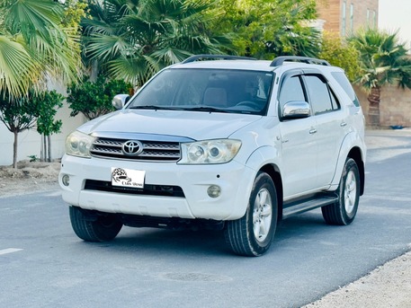 Hamala, Vehicles, Cars & Trucks , BHD 3900,  Toyota Fortuner,  2010,  Automatic,  282000 KM,