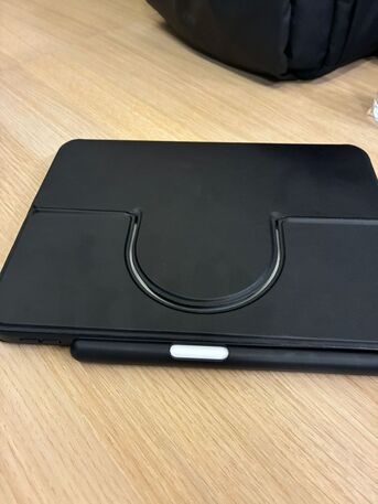 Al Malaz, Computers, SAR 1750,  IPad A16 256 GB Silver Color  Excellent Condition