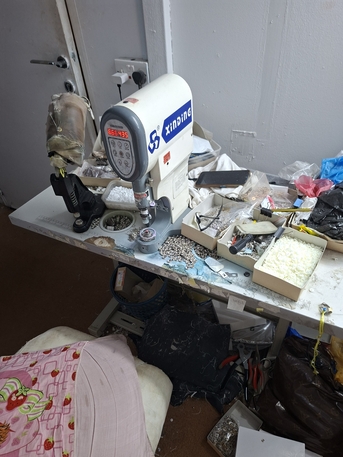 Olaya, Jobs, Kanch Btn Job