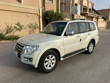 Riyadh, Vehicles, Cars & Trucks , SAR 67000,  Mitsubishi Pajero GLS,  2020,  Automatic,  87000 KM,    Mid Options With 4x4 For Sales (1st Owner)