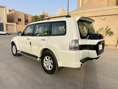 Riyadh, Vehicles, Cars & Trucks , SAR 67000,  Mitsubishi Pajero GLS,  2020,  Automatic,  87000 KM,    Mid Options With 4x4 For Sales (1st Owner)