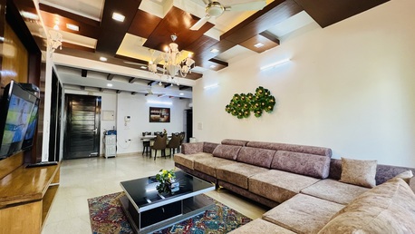 New Delhi, Apts/Flats Wanted, INR 16898/day,  Furnished,  3 BR,  2000 Sq. Feet,  3BHK Green Park, Private Garden Balcony, Lift
