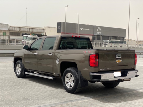 Manama, Vehicles, Cars & Trucks , BHD 5500,  Chevrolet Silverado,  2014,  Automatic,  196600 KM,   LT  (Brown)