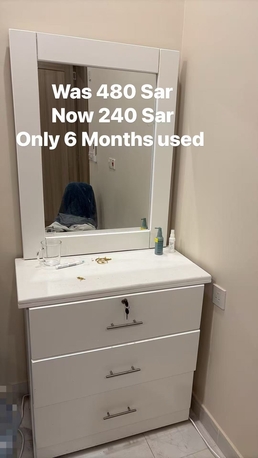 Dammam, Furniture, SAR 480,  Table With Built In Mirror And Drawers