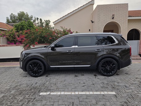Saar, Vehicles, Cars & Trucks , BHD 10000,  2020 Kia Telluride SX AWD &ndash; Nightfall Edition (Full Option),  2020,  Automatic,  120000 KM,  Expat Owned  Reliable, Well-maintained Luxury Cruiser