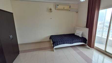 Juffair, Apartments, Flats, Houses & Villas, BHD 75/month,  1 BR,  Bed Space Available In Juffair Near Oasis Mall (fully Furnished)