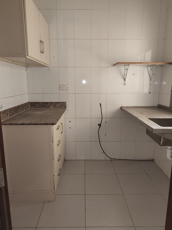 Salmaniya, Apartments, Flats, Houses & Villas, BHD 170/year,  2 BR,  Gorgeous Unfurnished 2 Bhk With Out EWA At  Just For 170 At Salmaniya. Near By Orange Cafe