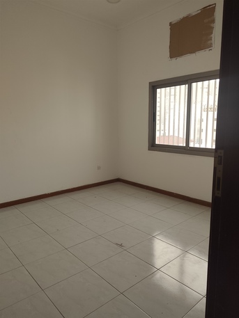 Salmaniya, Apartments, Flats, Houses & Villas, BHD 170/year,  2 BR,  Gorgeous Unfurnished 2 Bhk With Out EWA At  Just For 170 At Salmaniya. Near By Orange Cafe