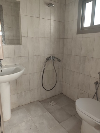 Salmaniya, Apartments, Flats, Houses & Villas, BHD 170/year,  2 BR,  Gorgeous Unfurnished 2 Bhk With Out EWA At  Just For 170 At Salmaniya. Near By Orange Cafe