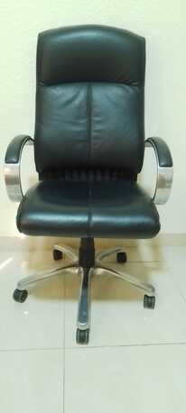 Thuqbah, Furniture, SAR 400,  Rotating Leather Chair