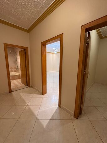 Al Rawdah, Villas, SAR 90000,  Family Villa Duplex  7 Rooms And Very Large Portion With Car Entrance Big Loan Plying Area