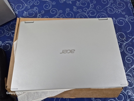 Yanbu, Computers, SAR 950,  Acer Spin 3 Core I5
