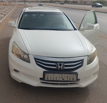 Riyadh, Vehicles, Cars & Trucks , SAR 27500,  Honda Accord,  2011,  Automatic,  338000 KM,