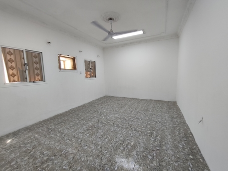 Manama, Apartments, Flats, Houses & Villas, BHD 250/year,  2 BR,  Gufool:- Rooftop 2Bhk Unfurnished Flat On Rent With Unlimited Ewa..