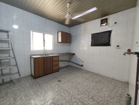 Manama, Apartments, Flats, Houses & Villas, BHD 250/year,  2 BR,  Gufool:- Rooftop 2Bhk Unfurnished Flat On Rent With Unlimited Ewa..
