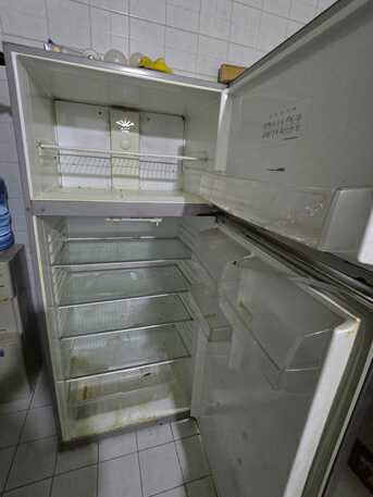Islamabad, Appliances, PKR 350,  Big Refrigerator Selling At Very Less Price 350 Riyal (working Condition Good)