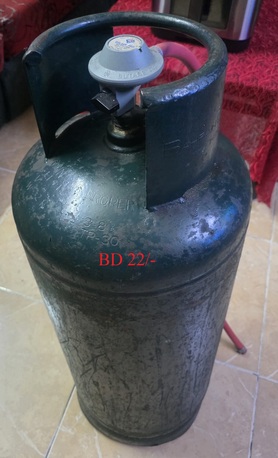 Manama, Household Items, BHD 22,  Sofa, Gas Cylinder