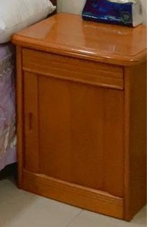 Umm Al Hassam, Furniture, BHD 25,  Queen Size Bed With Mattress For Sale In Good Condition 25 BHD With Free Side Table