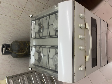 Manama, Household Items, BHD 40,  4 Burner Gas Cooker+ Nader Gas Cylinder With Regulater For Sale