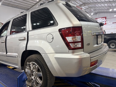 Riyadh, Vehicles, Cars & Trucks , SAR 25000,  Jeep Grand Cherokee,  2007,  Automatic,  416000 KM,   Overland 5.7 HEMI ()