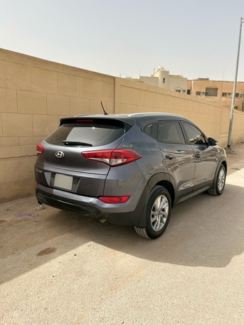 Dammam, Vehicles, Cars & Trucks , SAR 42000,  Hyundai Tucson,  2016,  Automatic,  180000 KM,   2.0 4 CYLINDER  MODEL NEAT CAR FOR SALE