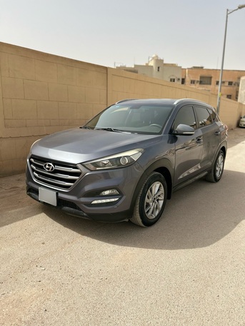 Dammam, Vehicles, Cars & Trucks , SAR 42000,  Hyundai Tucson,  2016,  Automatic,  180000 KM,   2.0 4 CYLINDER  MODEL NEAT CAR FOR SALE