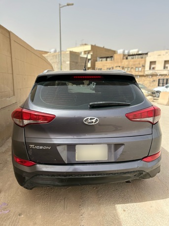 Dammam, Vehicles, Cars & Trucks , SAR 42000,  Hyundai Tucson,  2016,  Automatic,  180000 KM,   2.0 4 CYLINDER  MODEL NEAT CAR FOR SALE