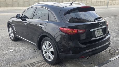 Dammam, Vehicles, Cars & Trucks , SAR 33000,  Infiniti QX70,  2015,  Automatic,  257000 KM,  Full Option. Good Condition