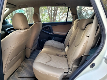Muharraq, Items Wanted, NISSAN TIIDA 2008