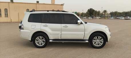 Riyadh, Vehicles, Cars & Trucks , SAR 50000,  Mitsubishi Pajero,  2016,  Automatic,  146000 KM,   GLS, , , 146,000 KM, Full Options With 4x4 For Sale
