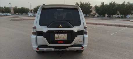 Riyadh, Vehicles, Cars & Trucks , SAR 50000,  Mitsubishi Pajero,  2016,  Automatic,  146000 KM,   GLS, , , 146,000 KM, Full Options With 4x4 For Sale