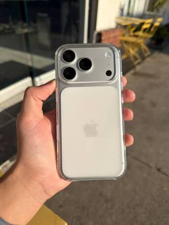 Jeddah, Mobile Phones, SAR 4900,  IPhone 17pro Max 256Gb Silver Color Neat & Clean With 100% Battery Box And Cable