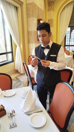 Riyadh, Job Seekers, Waiter