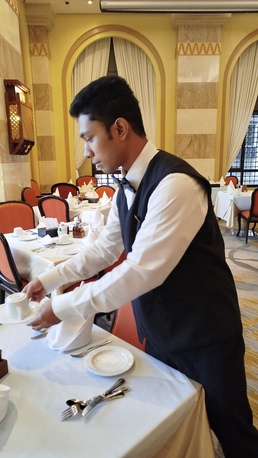 Riyadh, Job Seekers, Waiter