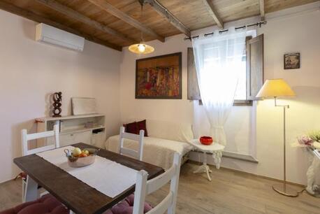 Florence, Apartments, Flats, Houses & Villas, EUR 1200/month,  Furnished,  1 BR,  Splendid Penthouse - 1 Bedroom Apartment  In Ponte Vecchio Area